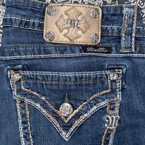 👖 Mid-rise Miss Me Easy Skinny jeans